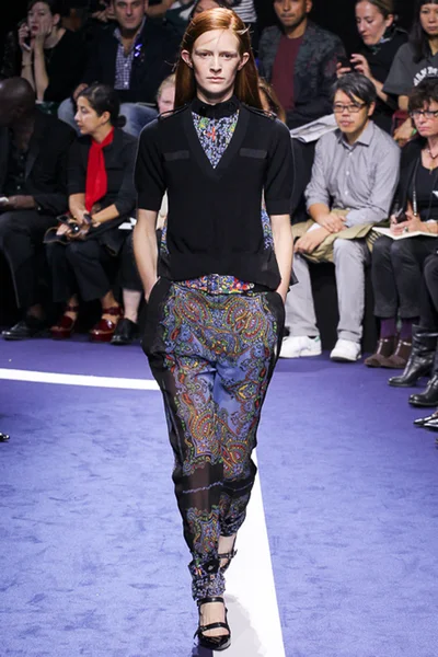Look 32